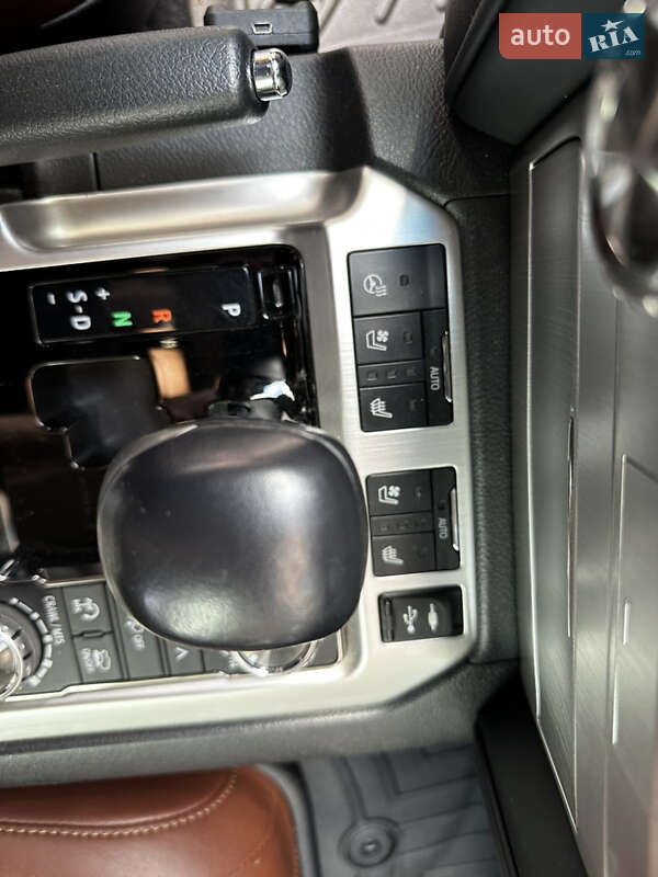 Внедорожник / Кроссовер Toyota Land Cruiser 2016 в Киеве