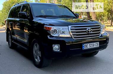 Внедорожник / Кроссовер Toyota Land Cruiser 2014 в Николаеве