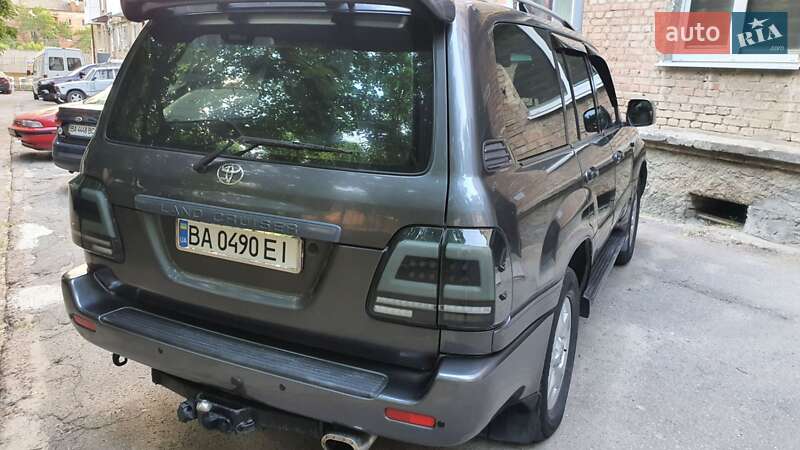 Внедорожник / Кроссовер Toyota Land Cruiser 2002 в Кропивницком