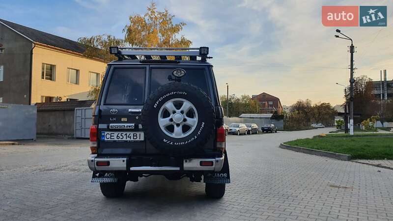 Внедорожник / Кроссовер Toyota Land Cruiser 2010 в Черновцах
