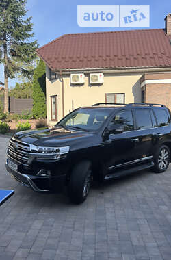 Внедорожник / Кроссовер Toyota Land Cruiser 2018 в 