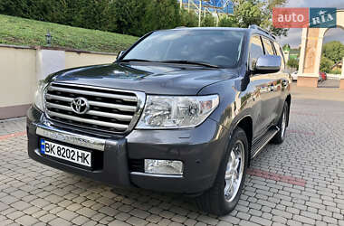Внедорожник / Кроссовер Toyota Land Cruiser 2008 в Остроге