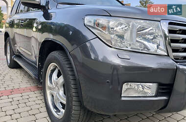 Внедорожник / Кроссовер Toyota Land Cruiser 2008 в Остроге