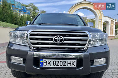 Внедорожник / Кроссовер Toyota Land Cruiser 2008 в Остроге