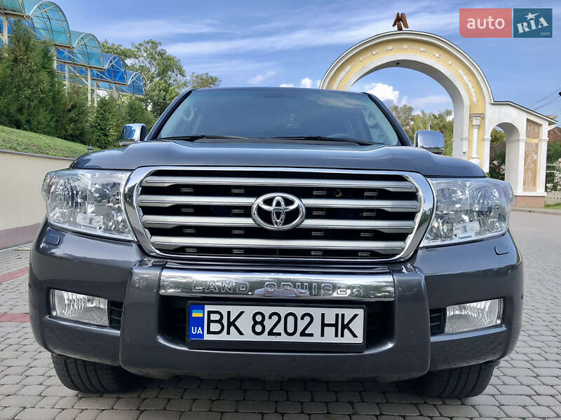 Внедорожник / Кроссовер Toyota Land Cruiser 2008 в Остроге фото 11 Внедорожник / Кроссовер Toyota Land Cruiser 2008 в Остроге