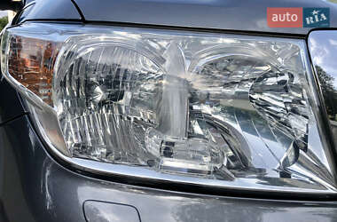 Внедорожник / Кроссовер Toyota Land Cruiser 2008 в Остроге
