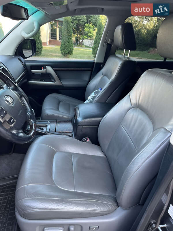 Внедорожник / Кроссовер Toyota Land Cruiser 2008 в Остроге фото 25 Внедорожник / Кроссовер Toyota Land Cruiser 2008 в Остроге