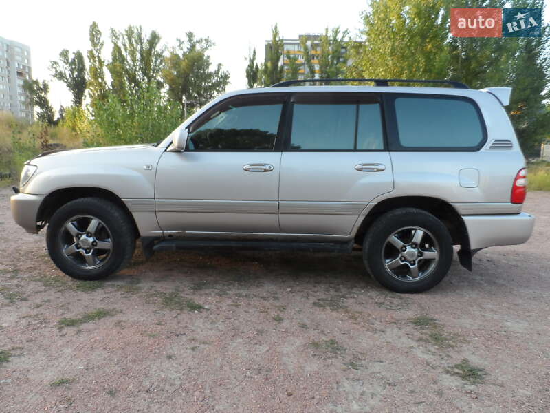 Позашляховик / Кросовер Toyota Land Cruiser 2002 в Вишгороді