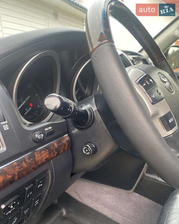 Внедорожник / Кроссовер Toyota Land Cruiser 2013 в Ивано-Франковске