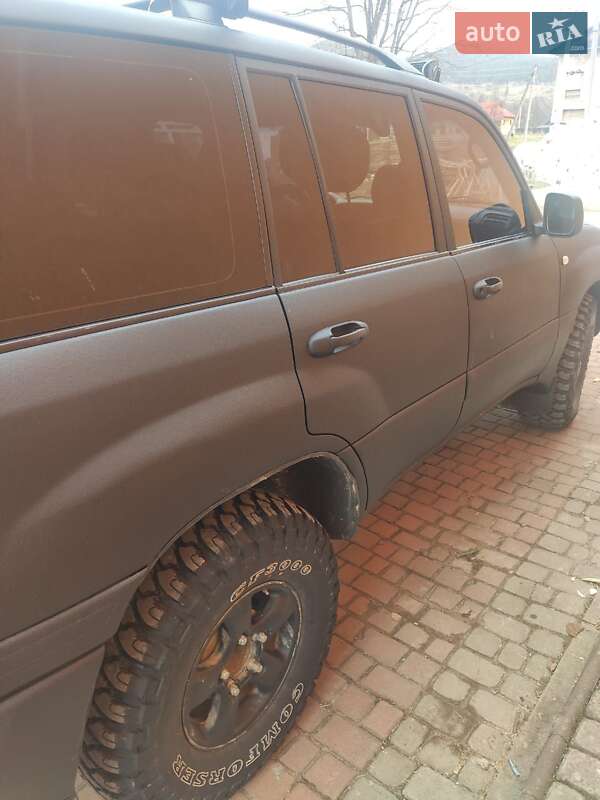 Внедорожник / Кроссовер Toyota Land Cruiser 2001 в Микуличине