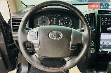Внедорожник / Кроссовер Toyota Land Cruiser 2008 в 