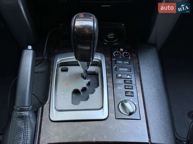 Позашляховик / Кросовер Toyota Land Cruiser 2013 в Львові
