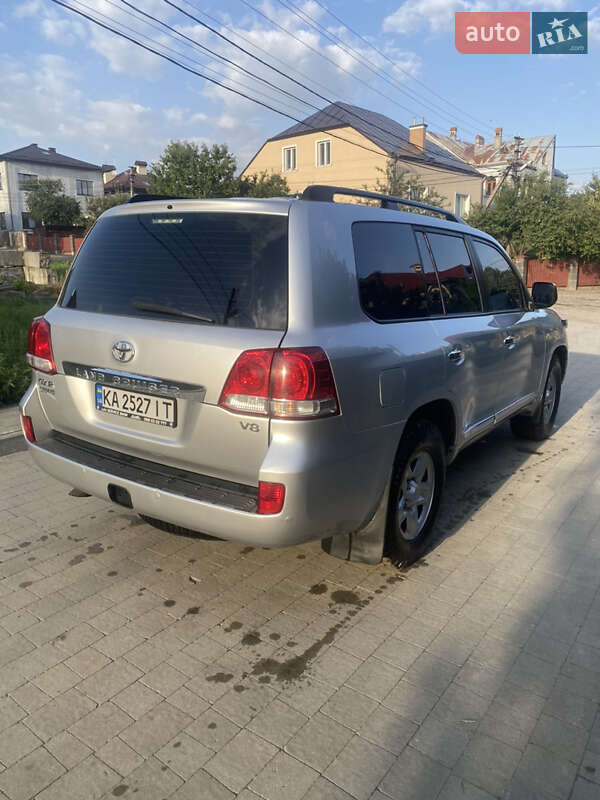 Внедорожник / Кроссовер Toyota Land Cruiser 2011 в Львове