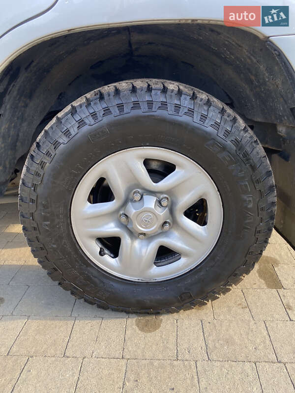 Внедорожник / Кроссовер Toyota Land Cruiser 2011 в Львове