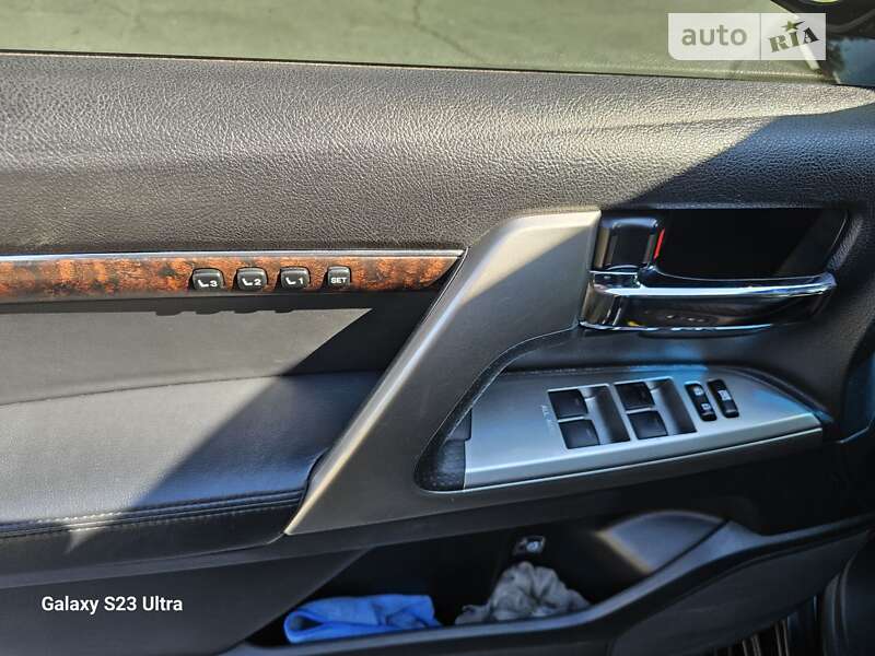 Внедорожник / Кроссовер Toyota Land Cruiser 2012 в Сквире