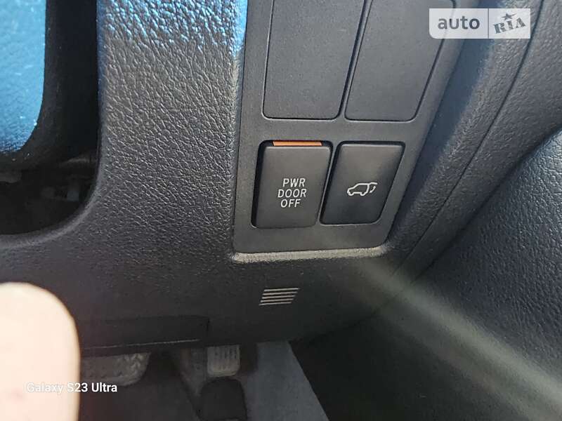 Внедорожник / Кроссовер Toyota Land Cruiser 2012 в Сквире