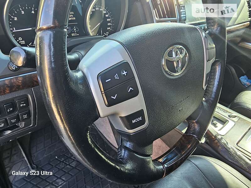 Внедорожник / Кроссовер Toyota Land Cruiser 2012 в Сквире