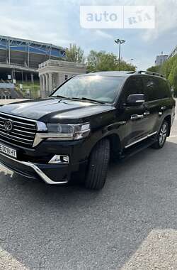 Внедорожник / Кроссовер Toyota Land Cruiser 2017 в Днепре