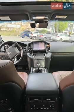 Внедорожник / Кроссовер Toyota Land Cruiser 2017 в 