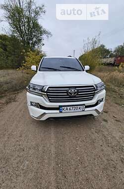 Внедорожник / Кроссовер Toyota Land Cruiser 2016 в Коростене