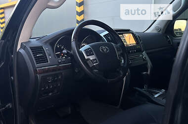 Внедорожник / Кроссовер Toyota Land Cruiser 2013 в Кельменцах