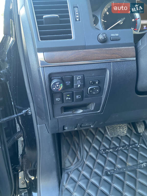 Внедорожник / Кроссовер Toyota Land Cruiser 2020 в Житомире фото 29 Внедорожник / Кроссовер Toyota Land Cruiser 2020 в Житомире