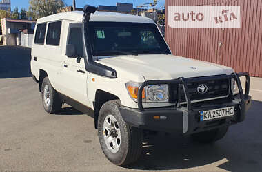 Позашляховик / Кросовер Toyota Land Cruiser 2014 в Києві