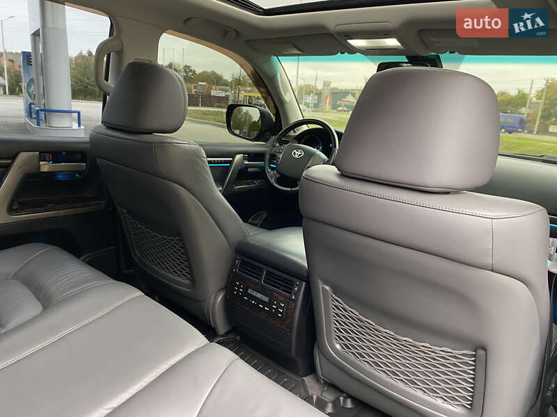 Внедорожник / Кроссовер Toyota Land Cruiser 2008 в Смеле