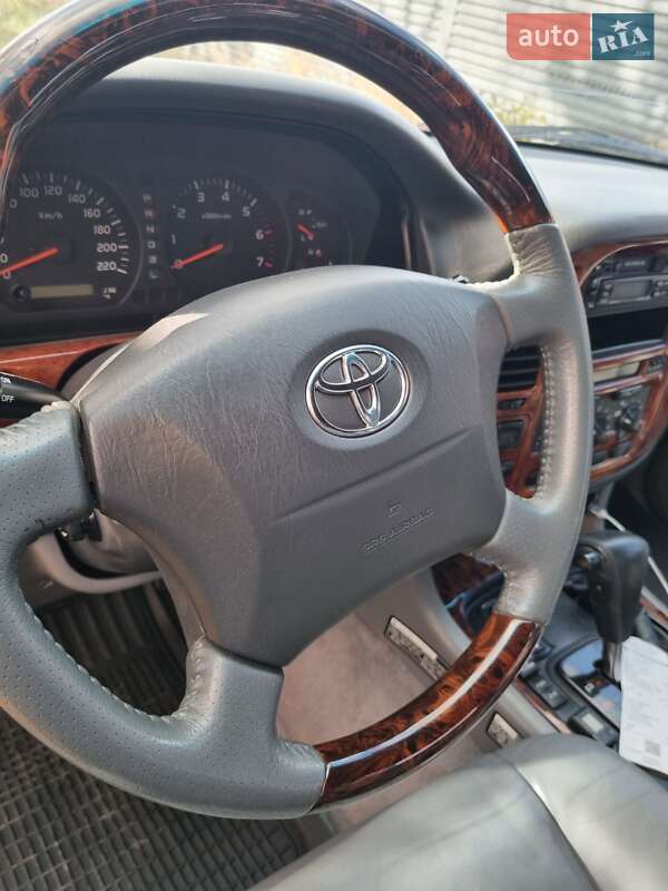 Позашляховик / Кросовер Toyota Land Cruiser 2001 в Дніпрі