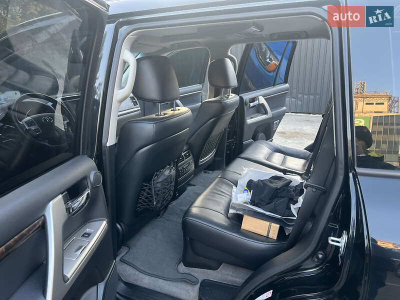 Позашляховик / Кросовер Toyota Land Cruiser 2012 в Києві