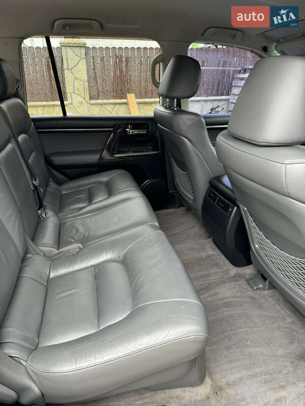 Внедорожник / Кроссовер Toyota Land Cruiser 2010 в Тернополе