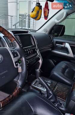 Позашляховик / Кросовер Toyota Land Cruiser 2015 в 