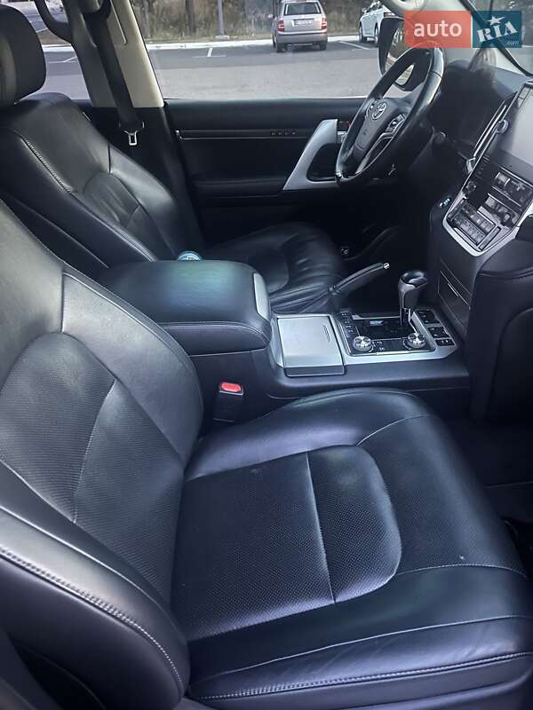 Внедорожник / Кроссовер Toyota Land Cruiser 2018 в Киеве