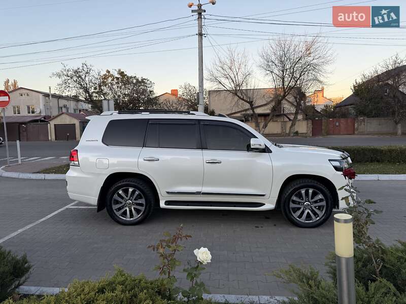 Внедорожник / Кроссовер Toyota Land Cruiser 2018 в Одессе фото 14 Внедорожник / Кроссовер Toyota Land Cruiser 2018 в Одессе