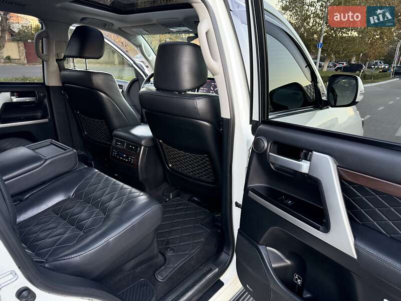 Внедорожник / Кроссовер Toyota Land Cruiser 2018 в Одессе фото 29 Внедорожник / Кроссовер Toyota Land Cruiser 2018 в Одессе