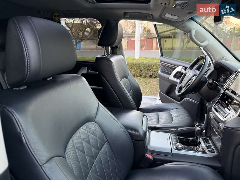 Внедорожник / Кроссовер Toyota Land Cruiser 2018 в Одессе фото 36 Внедорожник / Кроссовер Toyota Land Cruiser 2018 в Одессе