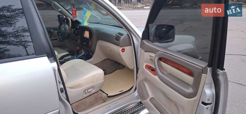 Позашляховик / Кросовер Toyota Land Cruiser 2001 в Кривому Розі