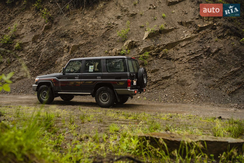 Внедорожник / Кроссовер Toyota Land Cruiser 2021 в Ивано-Франковске