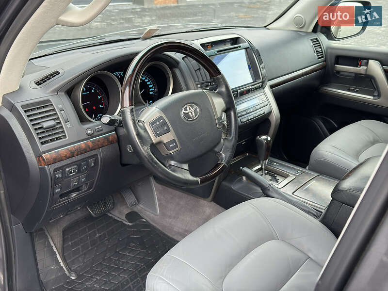 Внедорожник / Кроссовер Toyota Land Cruiser 2008 в Черновцах