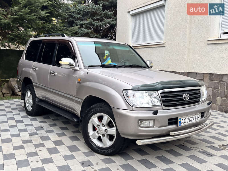 Позашляховик / Кросовер Toyota Land Cruiser 2003 в Мукачевому