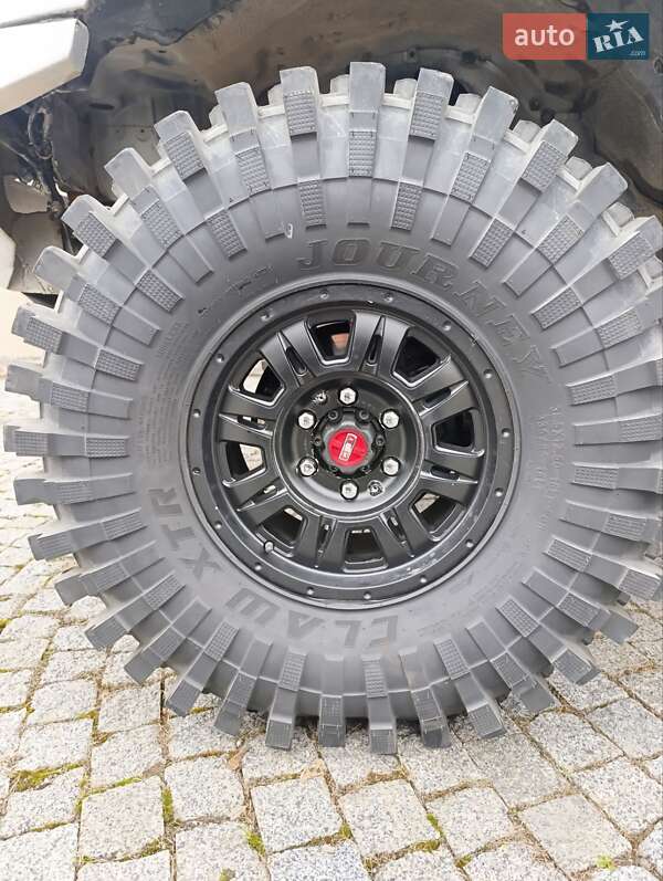 Внедорожник / Кроссовер Toyota Land Cruiser 2001 в Ужгороде