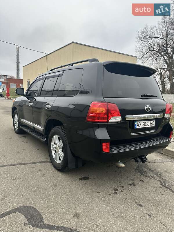 Внедорожник / Кроссовер Toyota Land Cruiser 2012 в Киеве