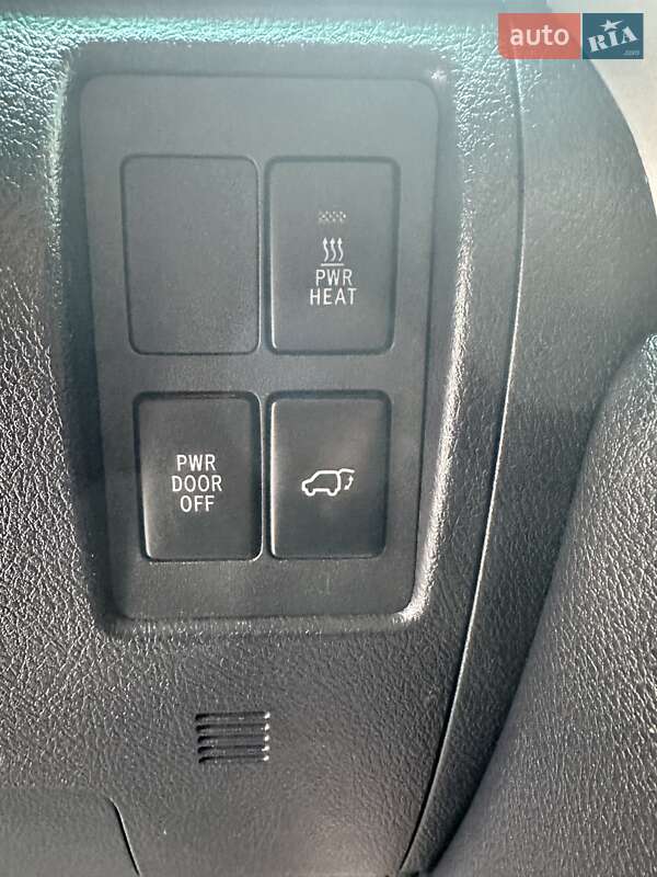 Внедорожник / Кроссовер Toyota Land Cruiser 2012 в Киеве