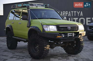 Позашляховик / Кросовер Toyota Land Cruiser 1998 в Мукачевому