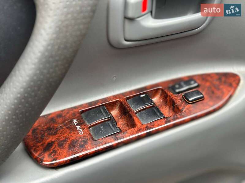 Внедорожник / Кроссовер Toyota Land Cruiser 2001 в Львове