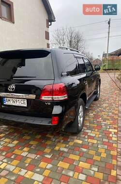 Внедорожник / Кроссовер Toyota Land Cruiser 2011 в Олевске