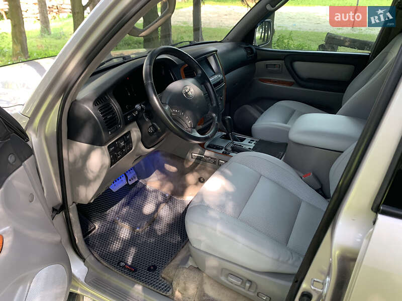 Внедорожник / Кроссовер Toyota Land Cruiser 2002 в Збараже