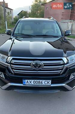 Позашляховик / Кросовер Toyota Land Cruiser 2017 в Львові