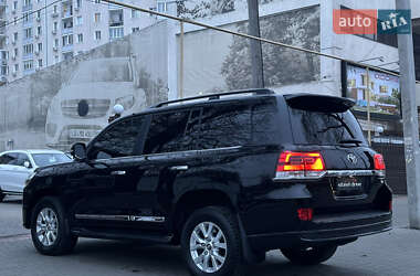 Внедорожник / Кроссовер Toyota Land Cruiser 2019 в 