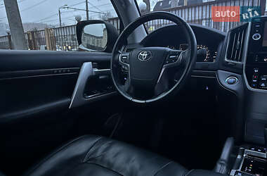 Внедорожник / Кроссовер Toyota Land Cruiser 2019 в 